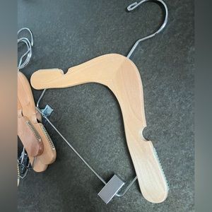 🪝5 Children’s solid wood pants/shirt hangers 10”🪝